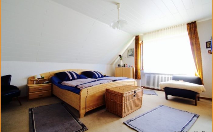 Schlafzimmer 1 DG